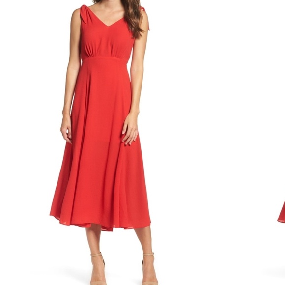 Betsey Johnson Dresses & Skirts - Betsey Johnson Pebble Crepe Dress